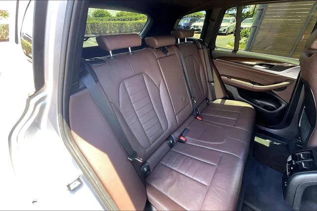 Used 2020 Glacier Silver Metallic BMW sDrive30i image 27