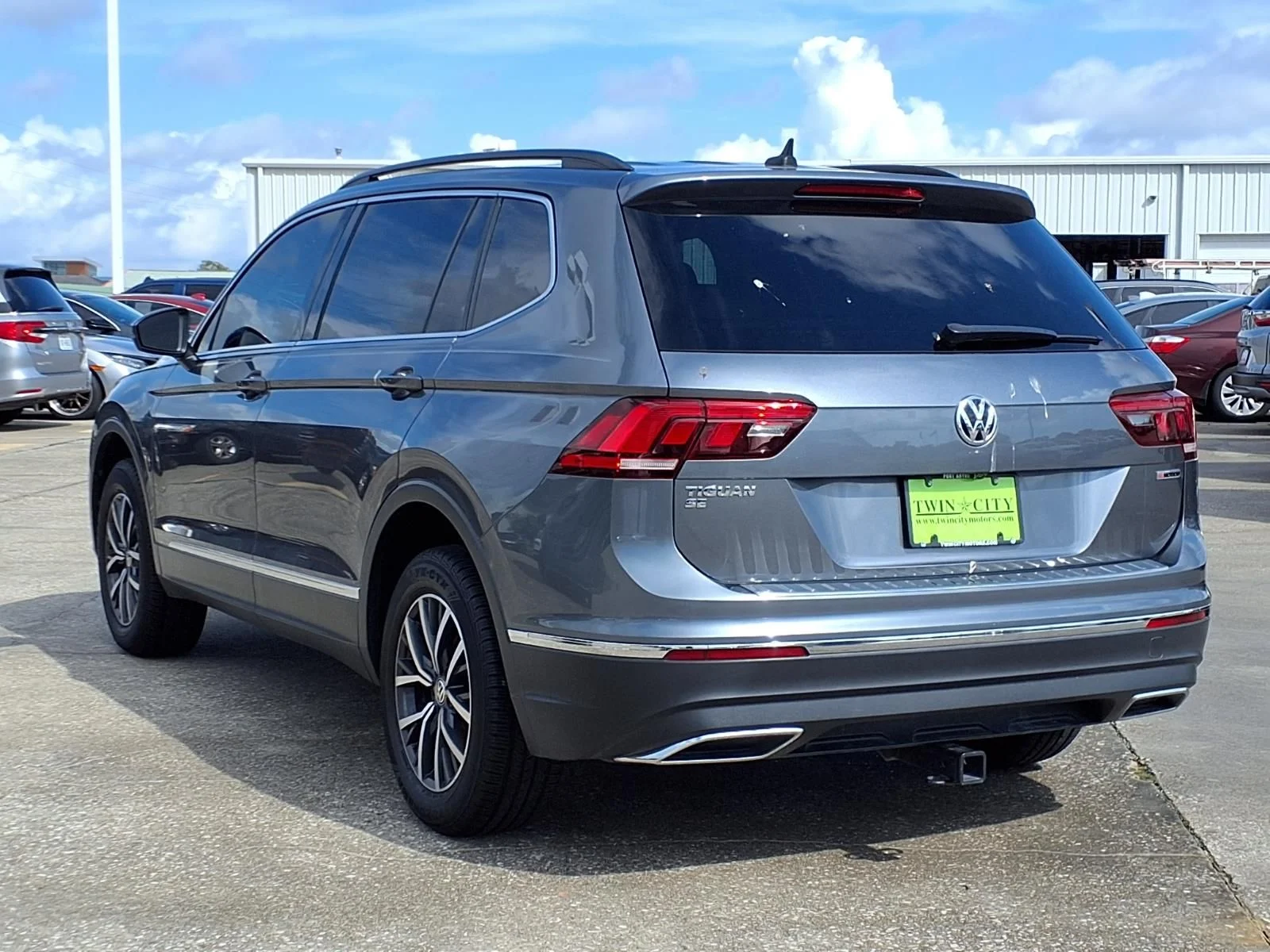 Used 2020 Gray Volkswagen 2.0T SE image 2