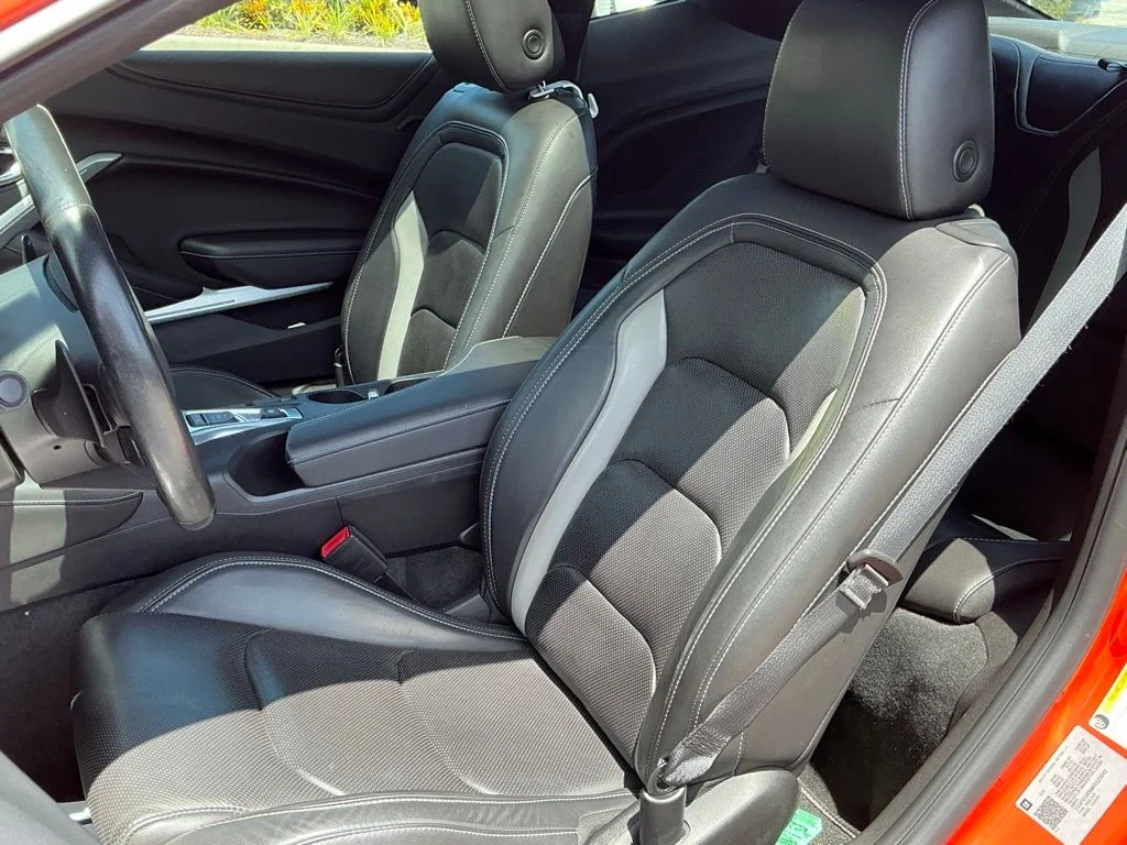 Used 2019 Orange Chevrolet 3LT image 28