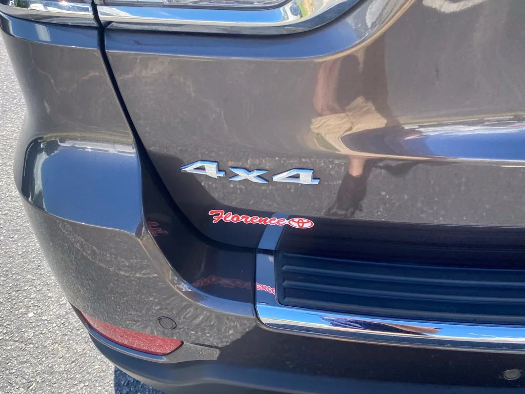 Used 2021 Gray Jeep Limited image 14
