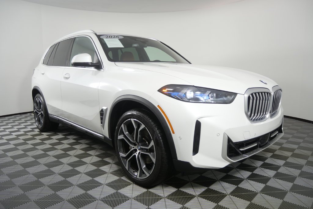 Certified Used 2026 Mineral White Metallic BMW sDrive40i image 2