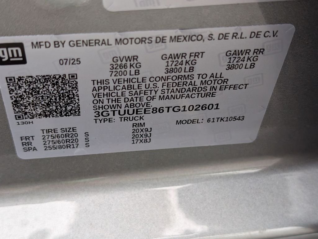 Used 2026 Silver GMC AT4 image 31