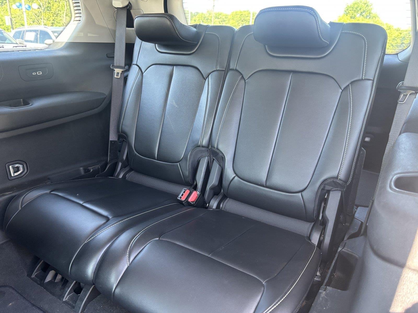 Used 2021 Diamond Black Crystal Pearlcoat Jeep Limited image 37