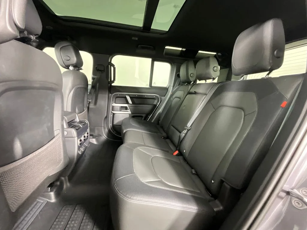 Used 2024 Gray Land Rover X-Dynamic SE image 25
