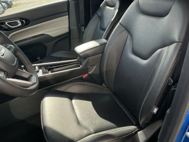 Used 2025 Blue Jeep Limited image 11