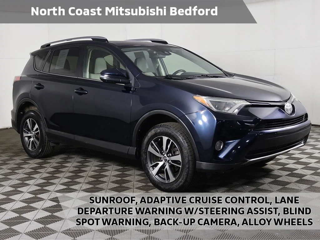 2017 Toyota RAV4 XLE's photo
