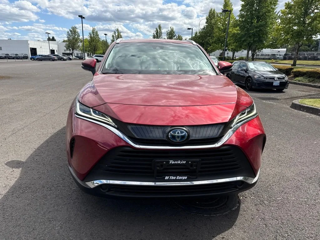 Used 2021 Ruby Flare Pearl Toyota XLE image 2