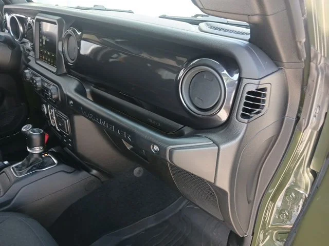 Used 2023 Green Jeep Sport image 24