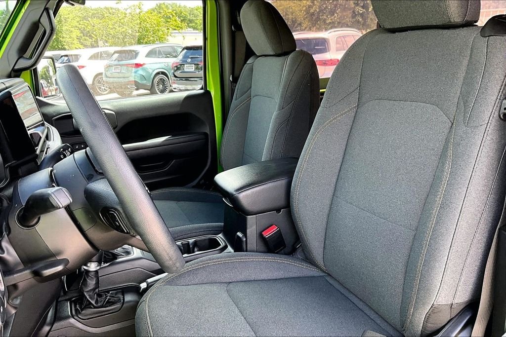 Used 2025 Green Jeep Sport image 18