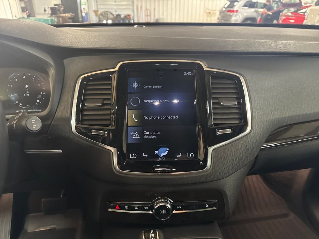 Used 2018 Green Volvo T5 Momentum image 18