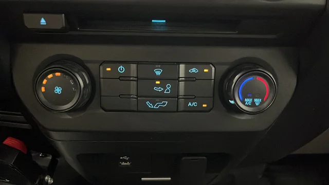 Used 2017 Oxford White Ford XL image 17