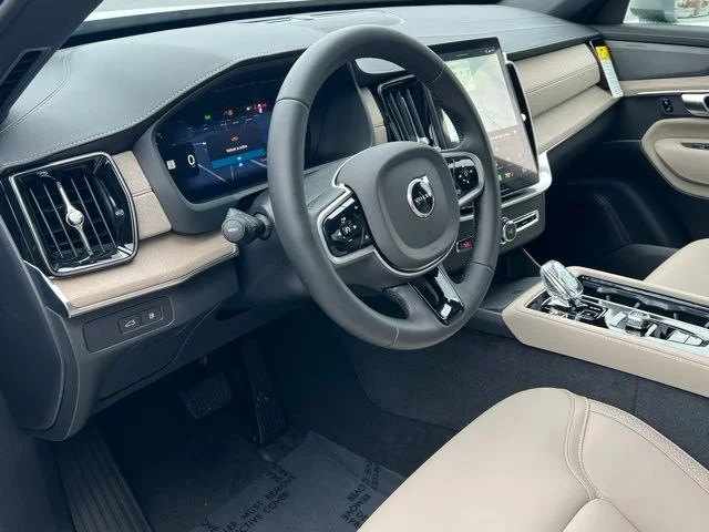 2026 Volvo XC90 Plus - Photo 18