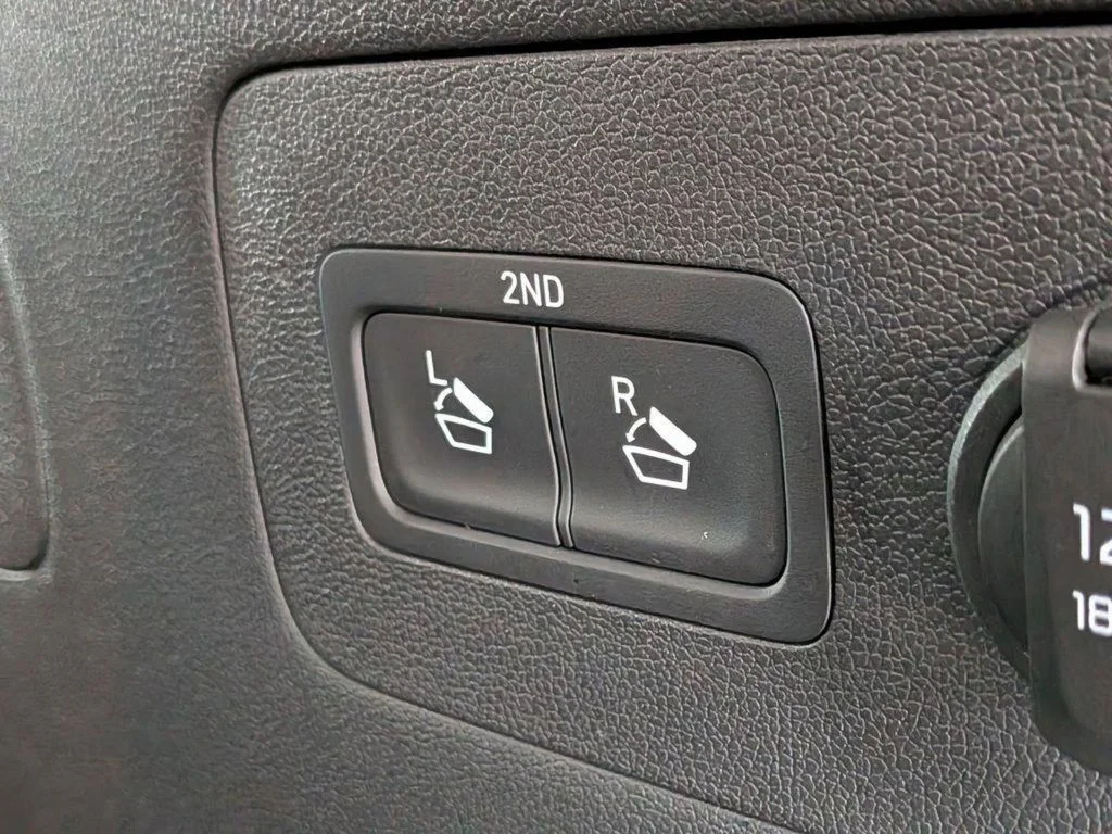 Used 2023 Black Kia X-Line S image 10