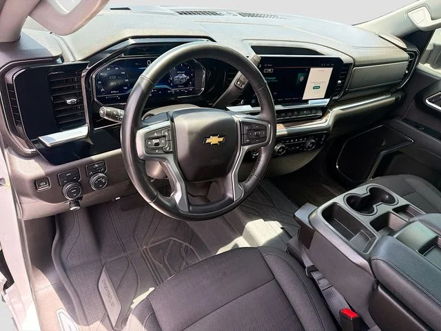 Used 2023 White Chevrolet LT image 9