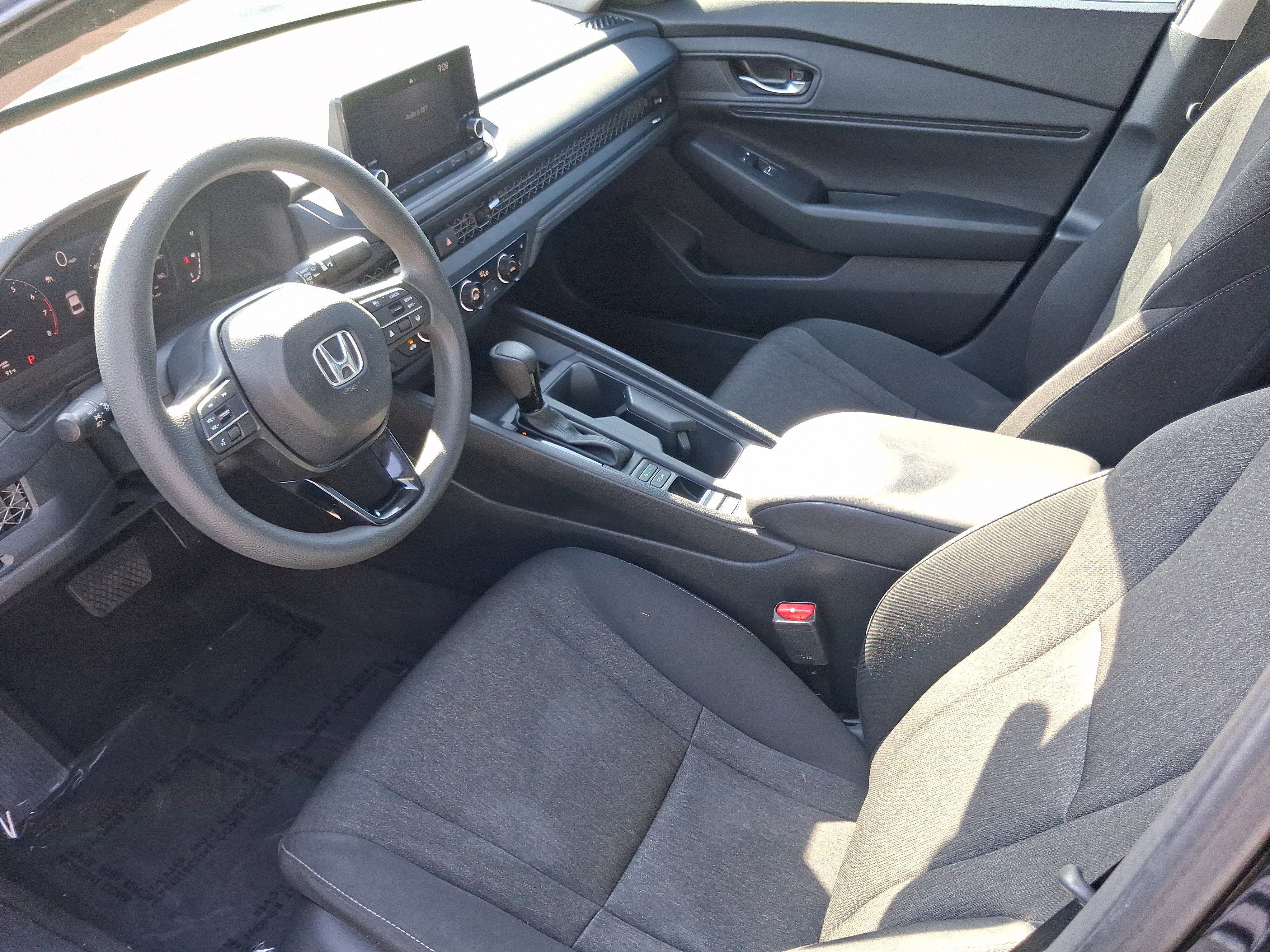 Used 2023  Honda EX image 9