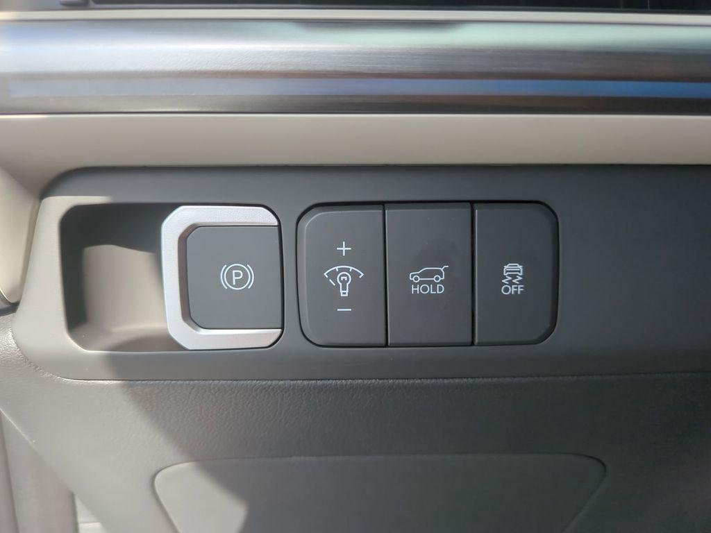 New 2026 White Hyundai Calligraphy FWD image 31