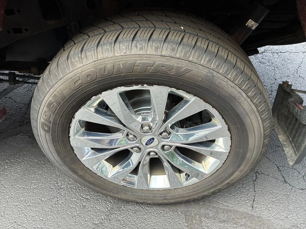 Used 2016 Red Ford XLT image 11