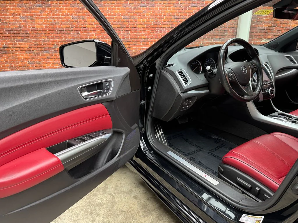 Certified Used 2019 Black Acura 3.5L Technology Pkg w/A-Spec Pkg image 9