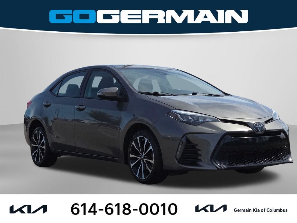 Used 2017  Toyota SE image 4