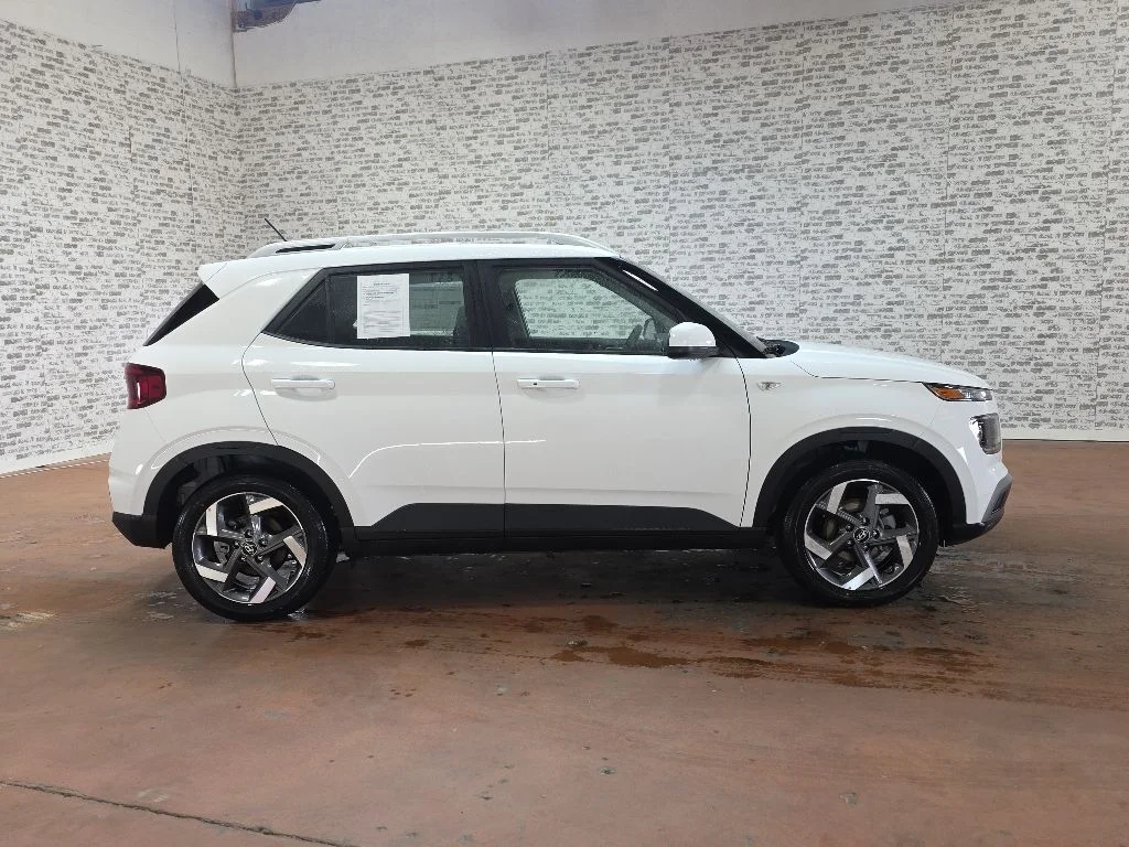 Used 2026 Lunar White Hyundai SEL image 6