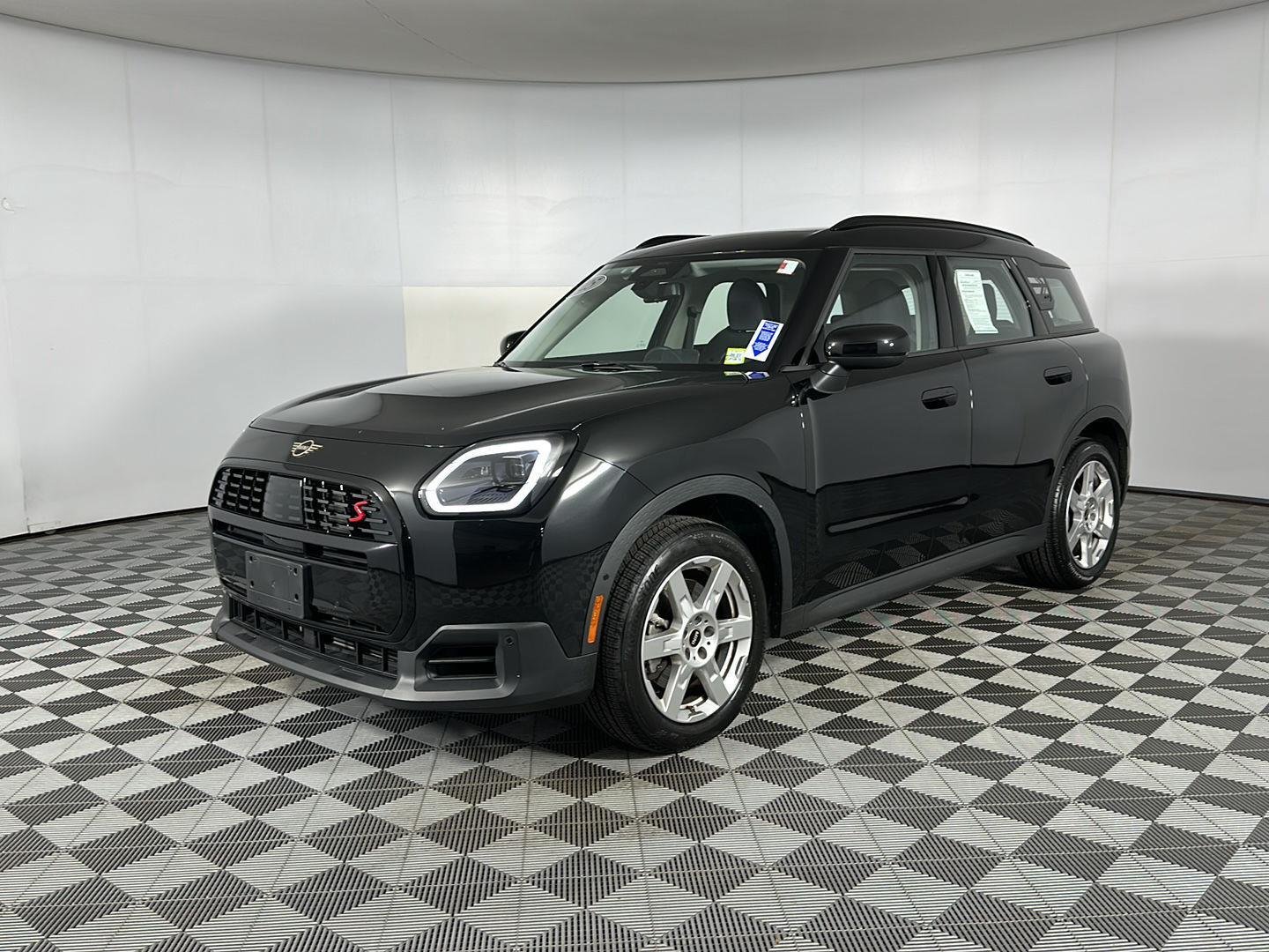Certified Used 2025 Midnight Black II Metallic MINI S image 6