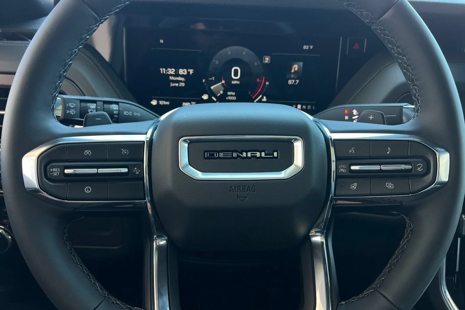 2026 GMC Yukon XL Denali - Photo 23