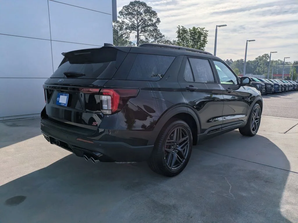 New 2026 Agate Black Metallic Ford ST image 4
