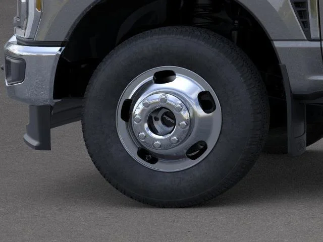 New 2026 Carbonized Gray Metallic Ford F-350® Lariat® image 41