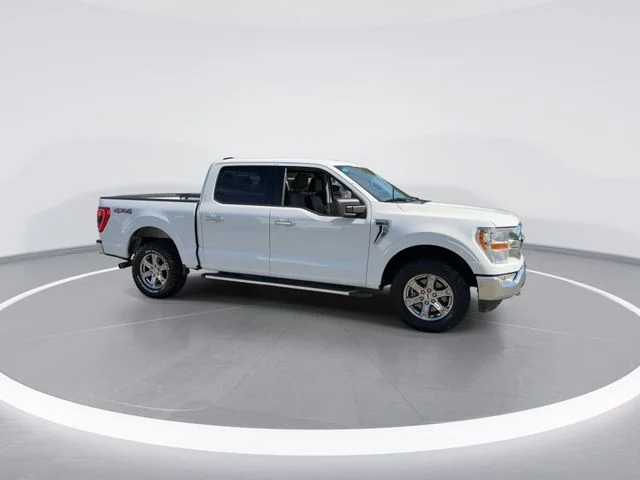 Used 2023 White Ford XLT image 2