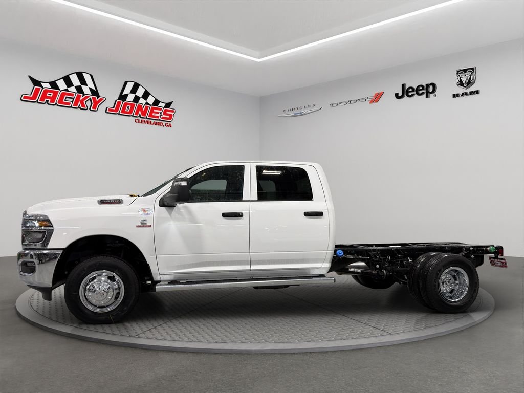 New 2026 Bright White Clear-Coat Exterior Paint RAM Tradesman image 40