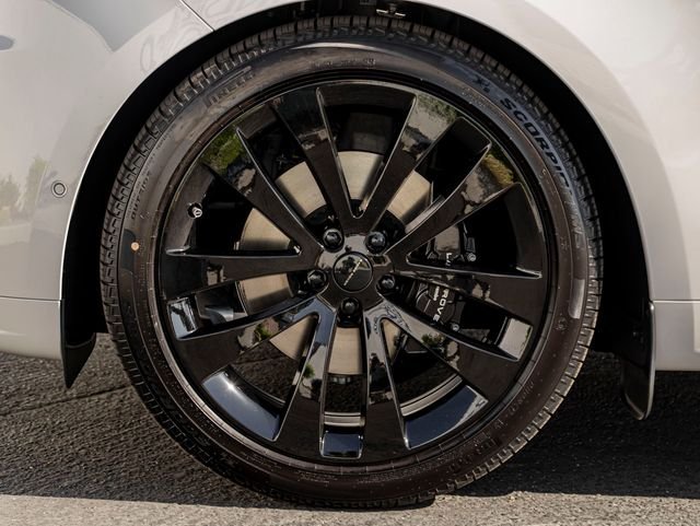 New 2026 Borasco Grey LAND ROVER Dynamic SE image 11