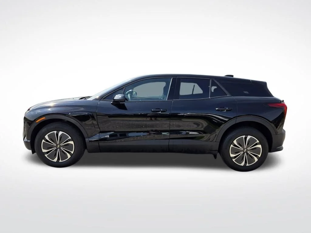 Used 2025 Black Chevrolet LT image 7