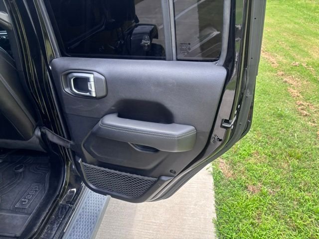 Used 2020 Black Jeep Unlimited Sahara image 15