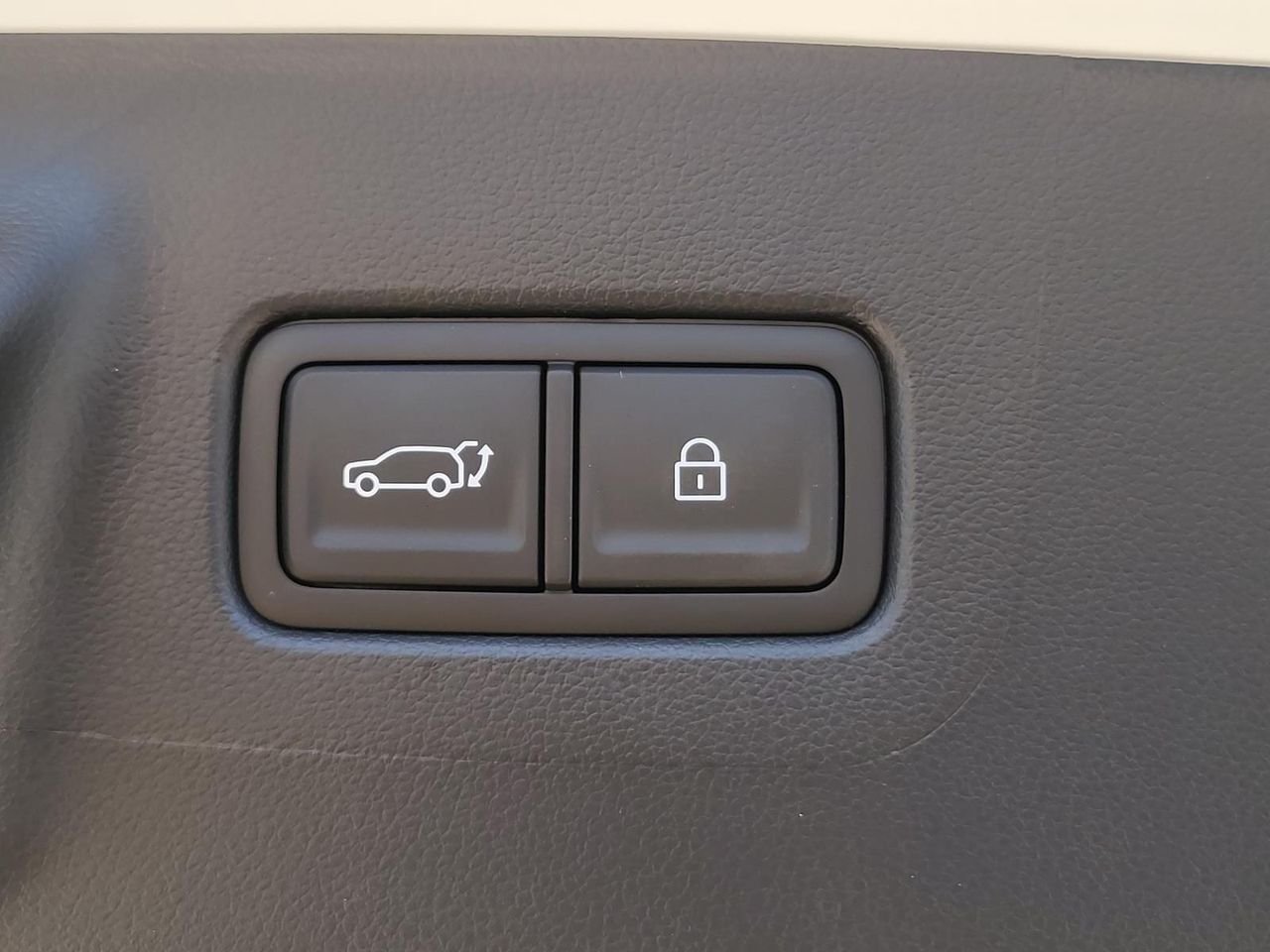 New 2026 Serenity White Hyundai SEL FWD image 10