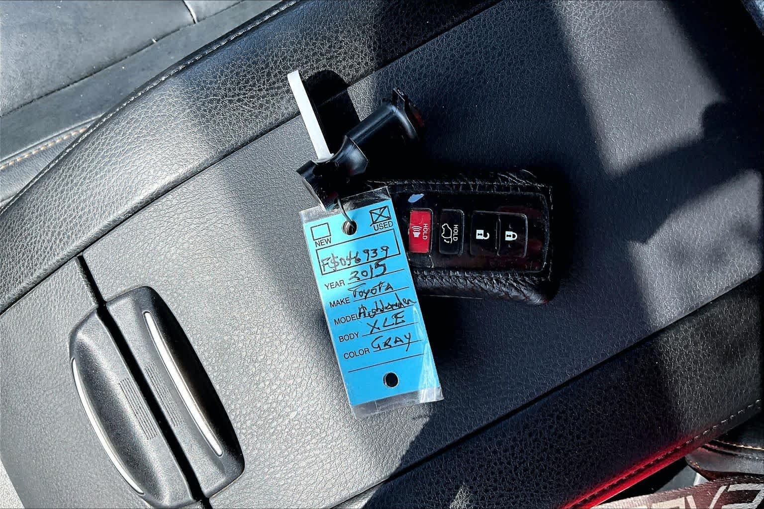 Used 2015 Predawn Gray Mica Toyota XLE image 15