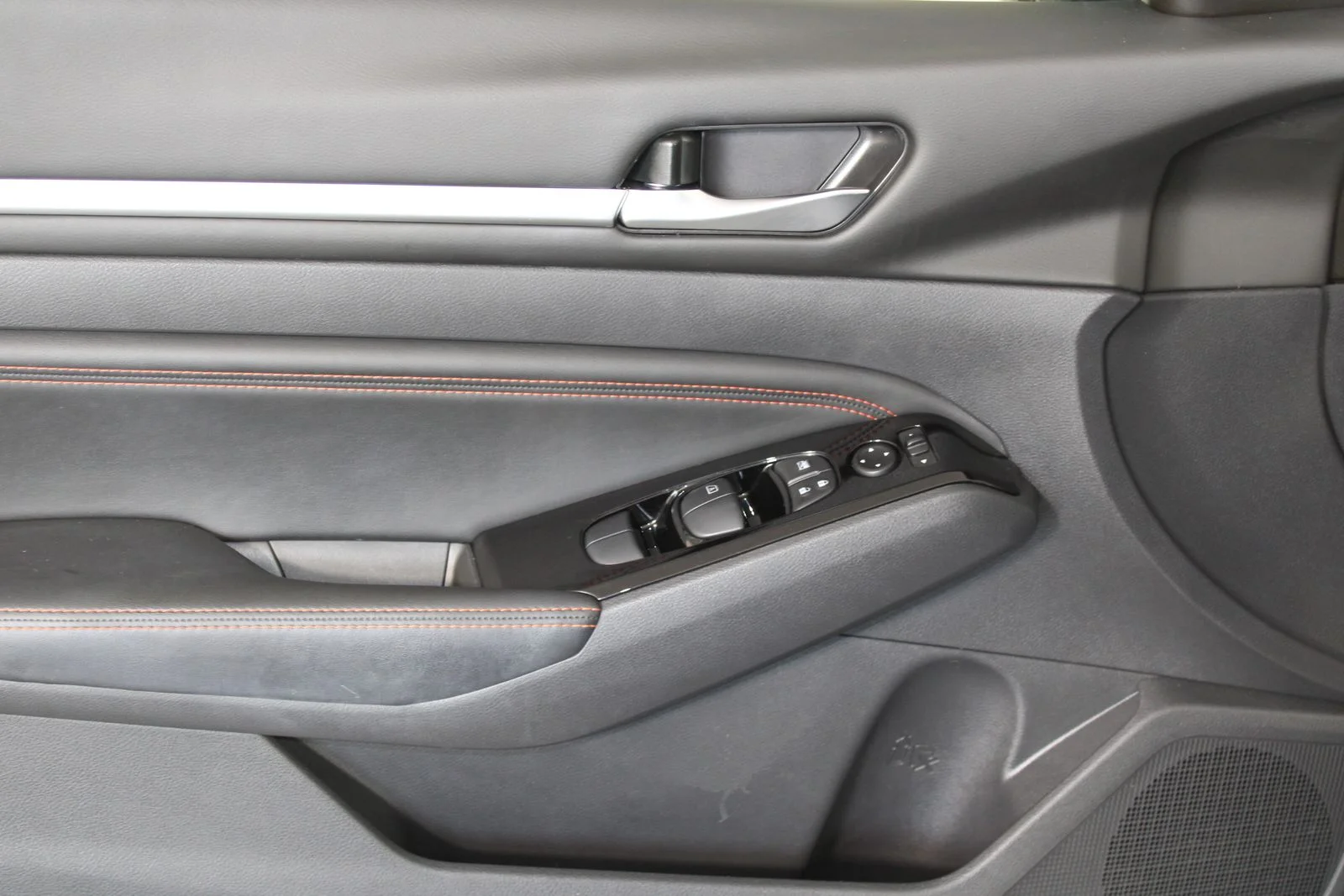 Used 2023 Gray Nissan 2.5 SR image 29
