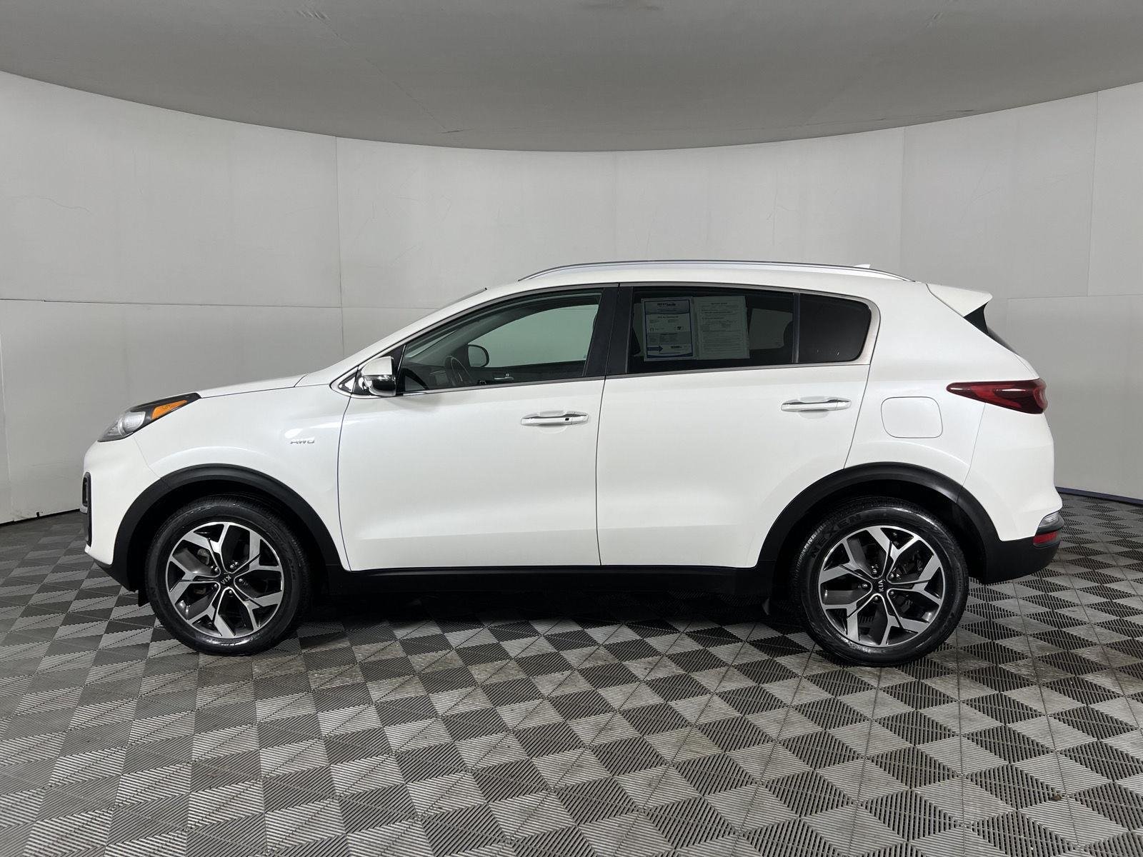Used 2021 Snow White Pearl Kia EX image 4