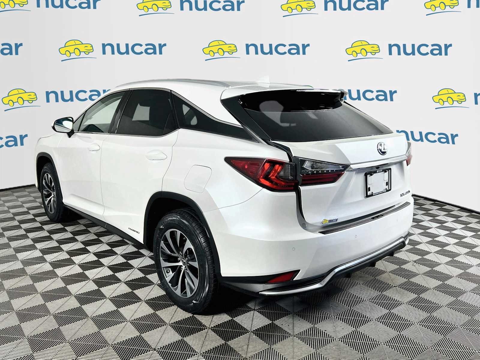 Used 2022 Eminent White Pearl Lexus  image 5