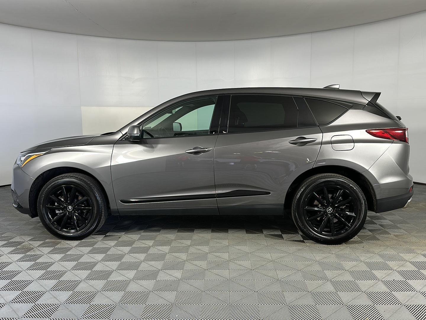 Used 2025 Liquid Carbon Metallic Acura SH-AWD image 4