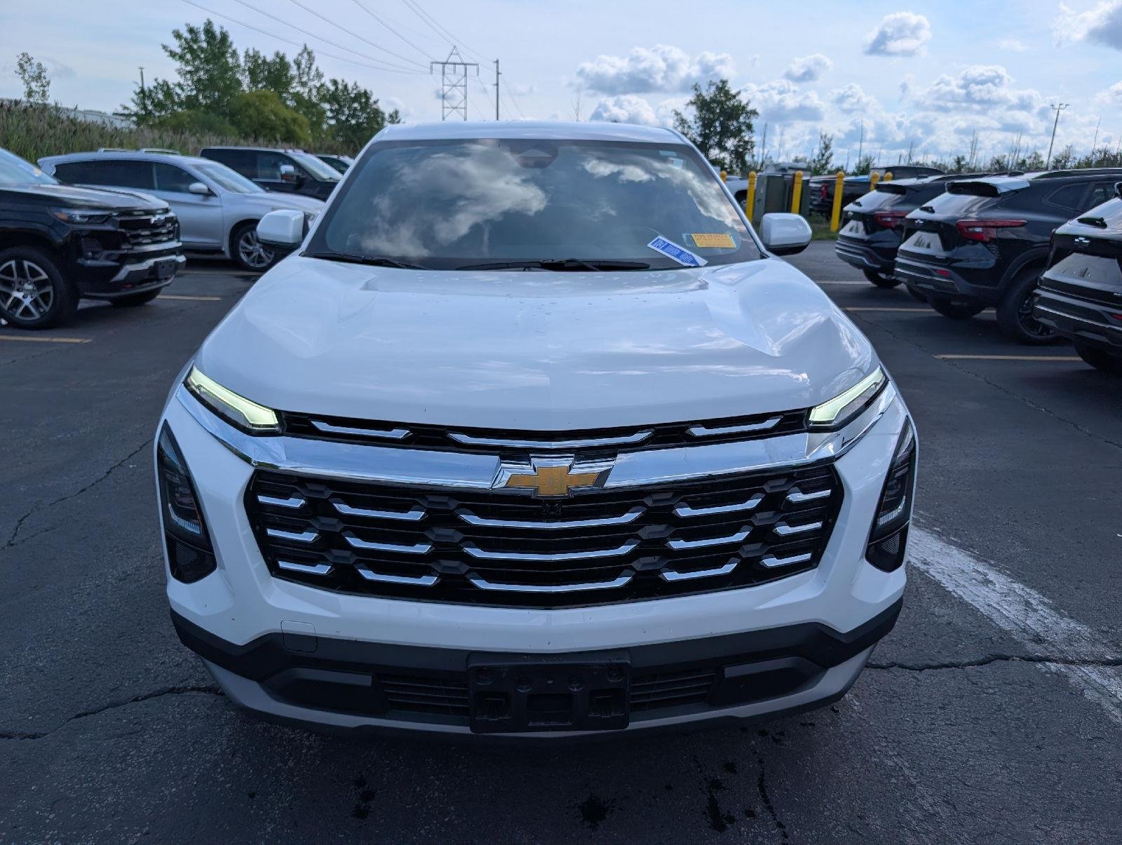 Used 2025 Summit White Chevrolet AWD LT image 2