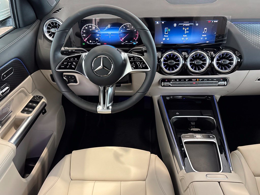 New 2026 Polar White Mercedes-Benz GLA 250 image 23