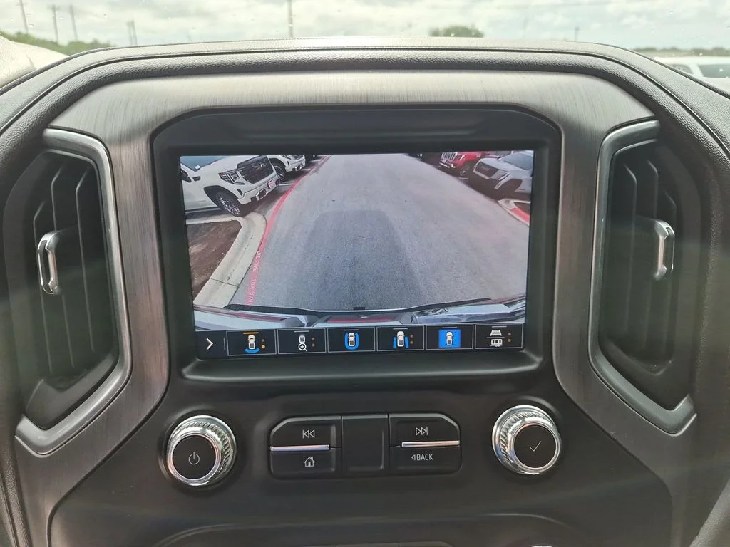 Used 2020 White GMC Denali image 27