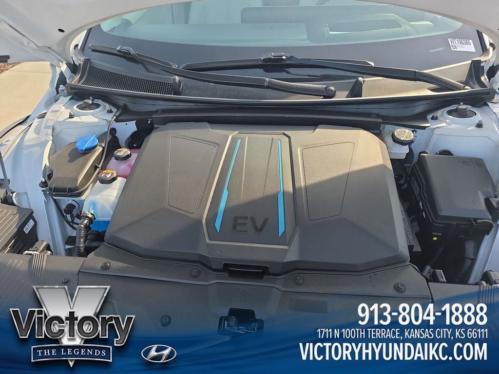 Used 2023 White Hyundai Limited image 22