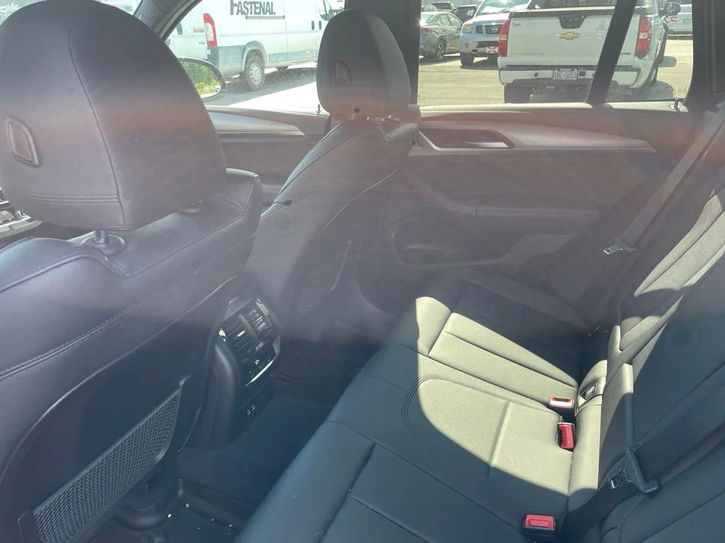 Used 2021 Black BMW xDrive30i image 6