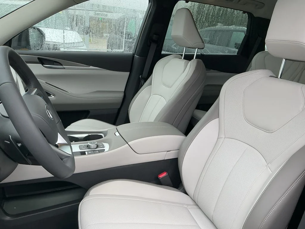 New 2026 GRAPHITE SHADOW INFINITI Luxe FWD image 21