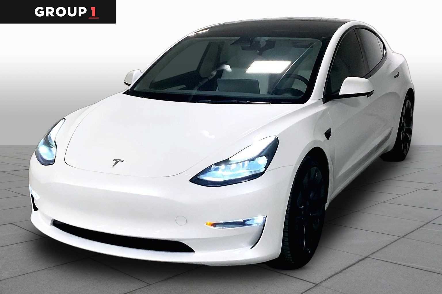 2023 Tesla Model 3 Performance's photo