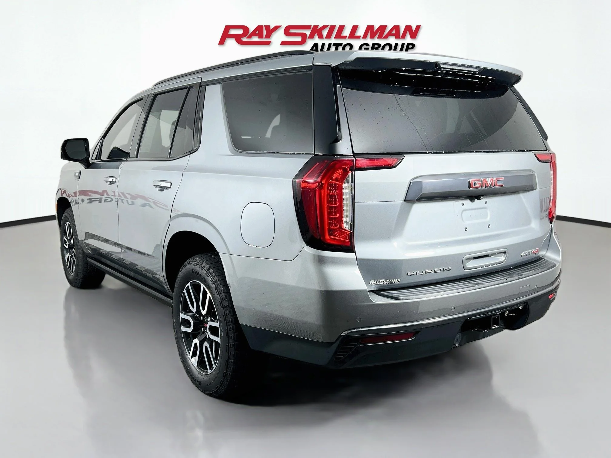 Used 2023 Sterling Metallic GMC AT4 image 5