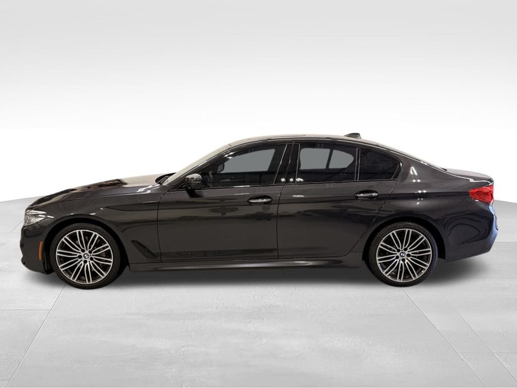 Used 2017 Gray BMW  image 2
