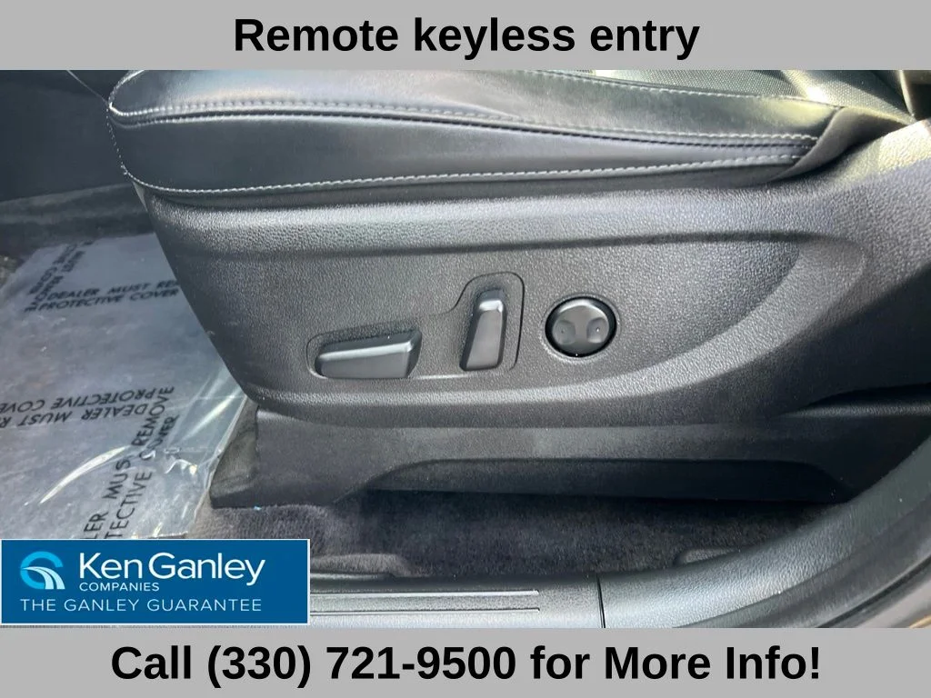 Used 2020 Green Kia S image 25