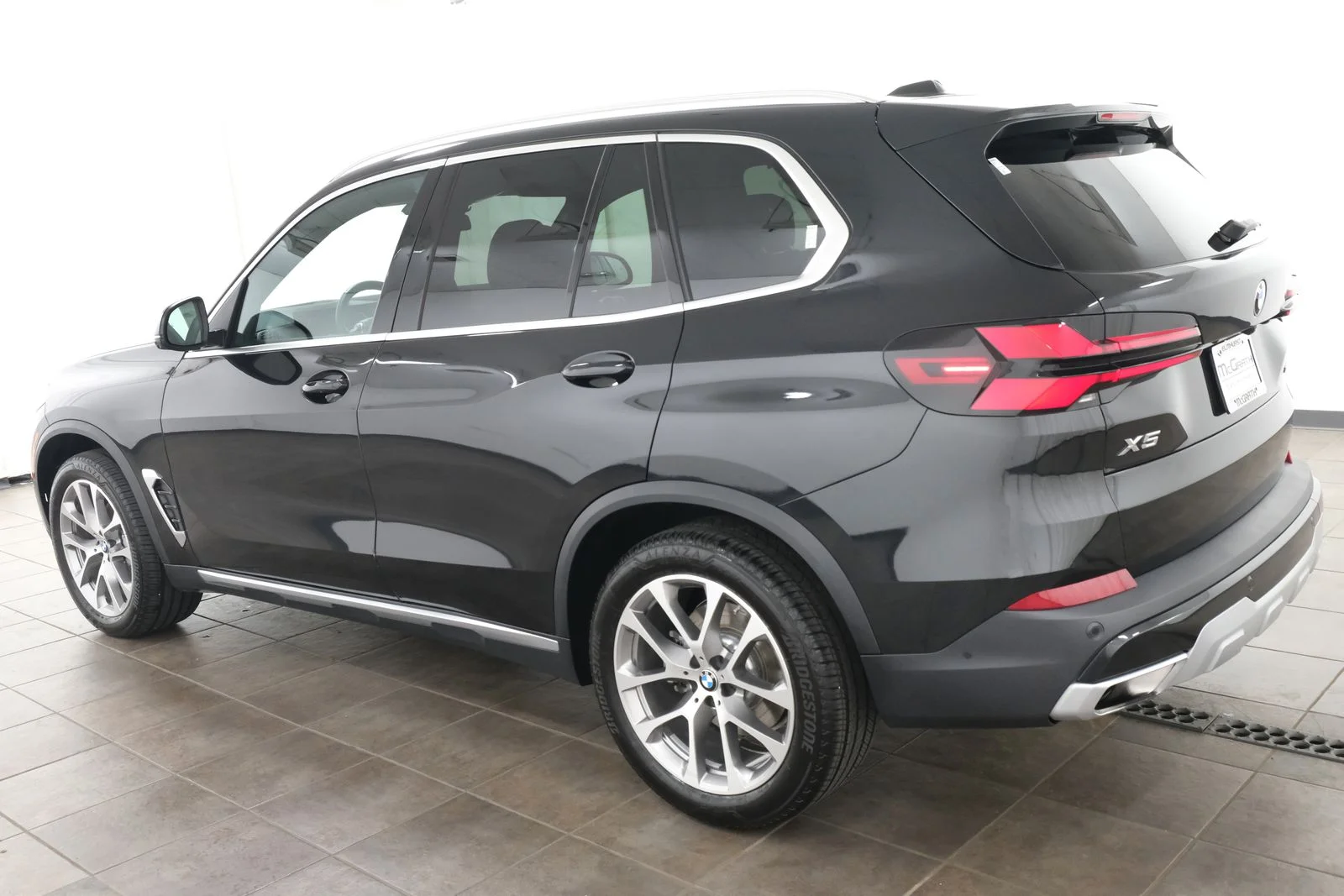 Certified Used 2026 Black BMW xDrive40i image 3